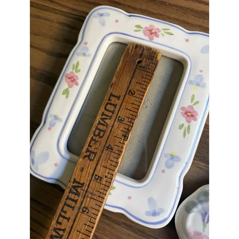 Unbranded vintage photo